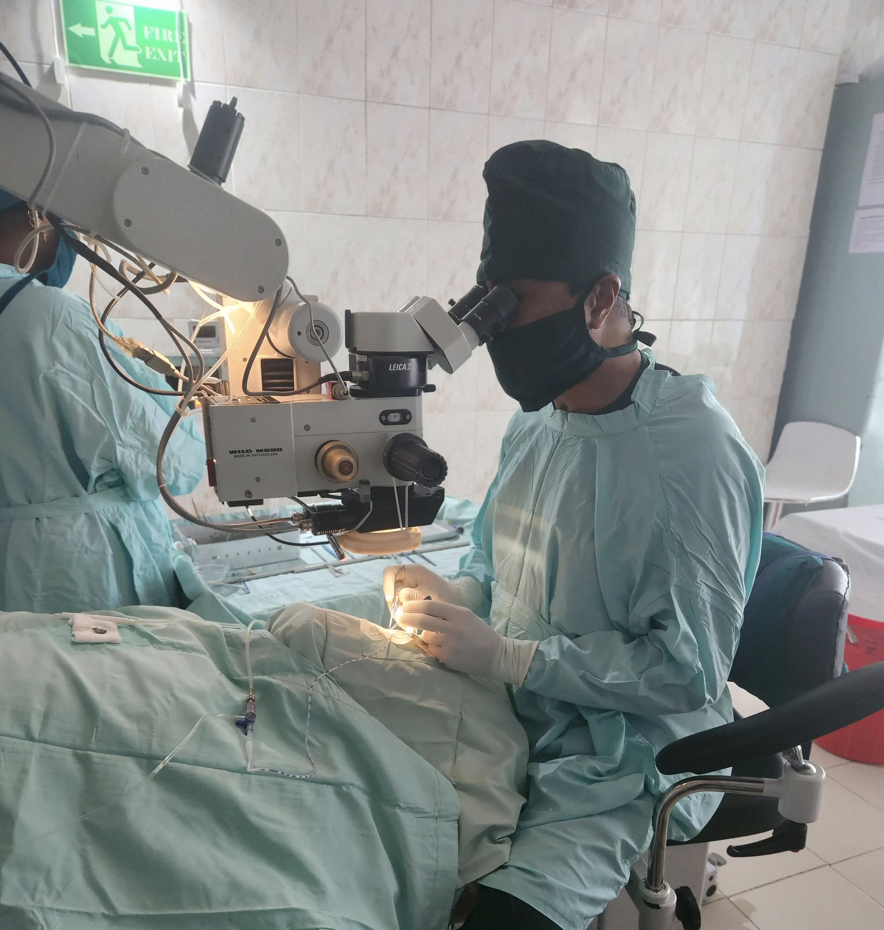 Dr rajeev raut best cataract surgeon in pune